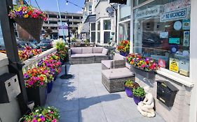 The Roslyn Guest House